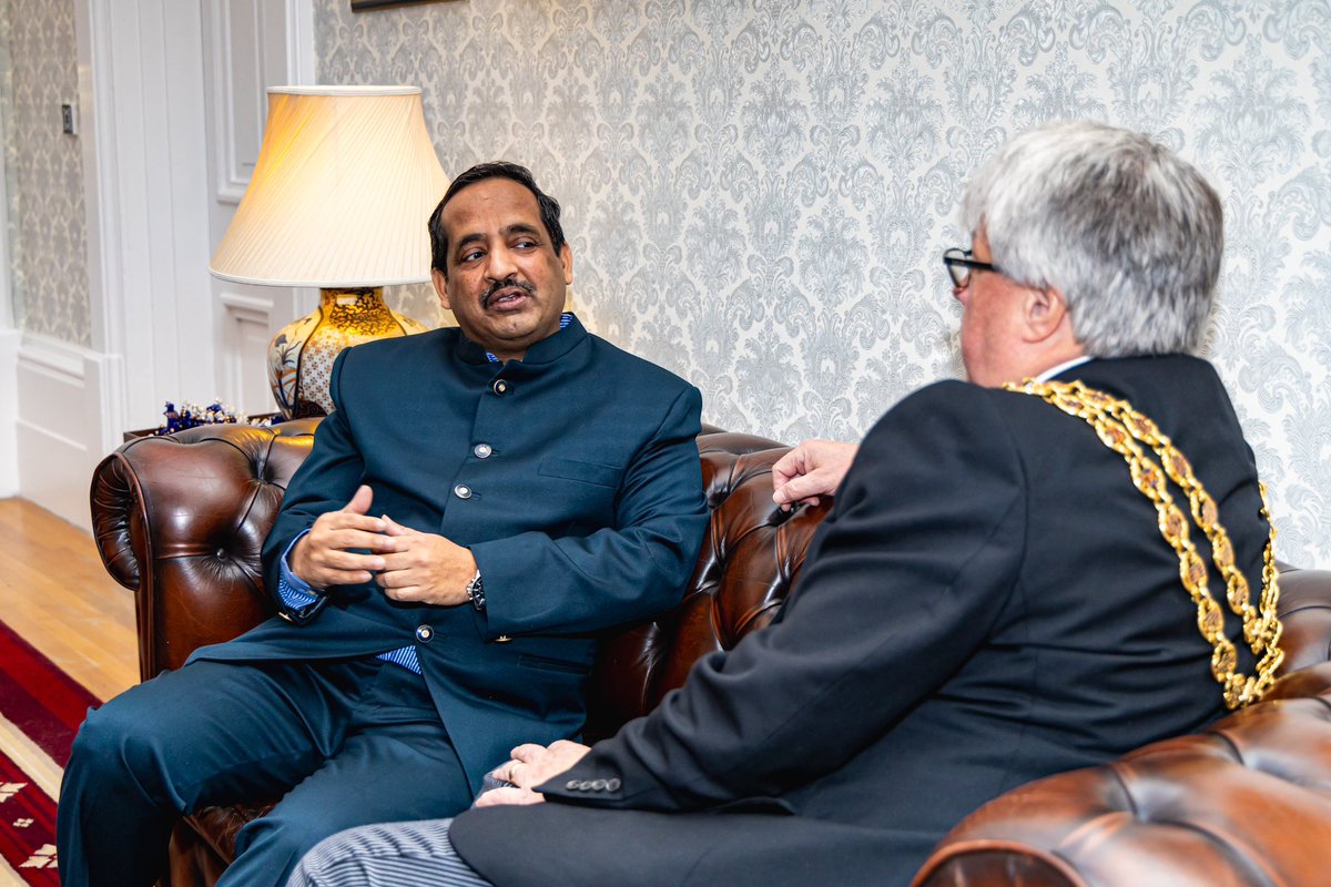 Lord Mayor of Birmingham (@brumlordmayor) on Twitter photo Delighted to meet the Consul General of India, <a href="/venkatifs/">Venkatachalam M</a> for a Christmas Courtesy call 🇮🇳
A wonderful opportunity to reflect on the strong ties between Birmingham and India and share warm wishes for the festive season.
#Birmingham #India #Christmas #Culture #Diversity Delighted to meet the Consul General of India, <a href="/venkatifs/">Venkatachalam M</a> for a Christmas Courtesy call 🇮🇳
A wonderful opportunity to reflect on the strong ties between Birmingham and India and share warm wishes for the festive season.
#Birmingham #India #Christmas #Culture #Diversity