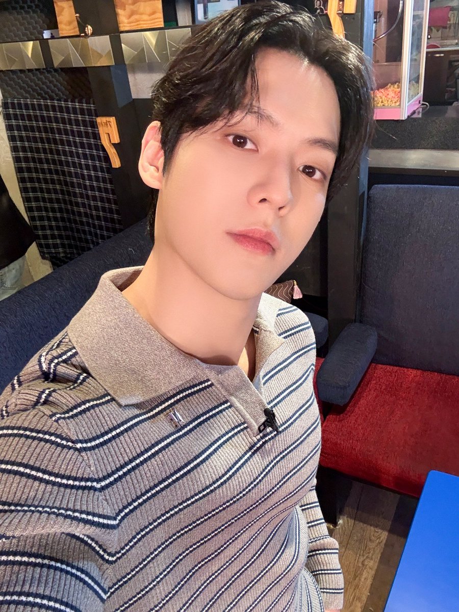 hutarchive's tweet photo. he looks so fine https://t.co/YoZRj3aOQv