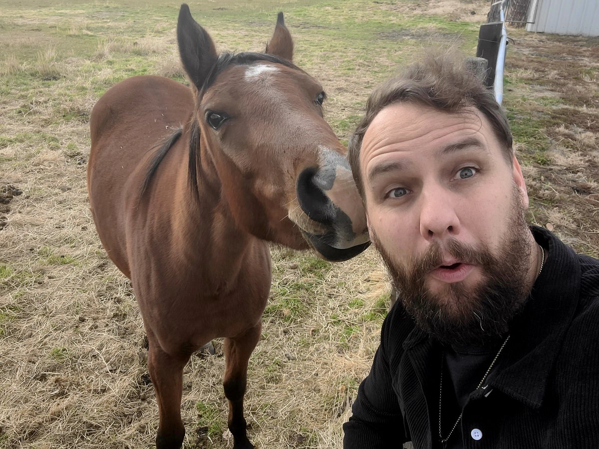 JudicatorMetal's tweet image. John made a friend during the music video shoot!!

#horse #horses #judicator #behindthescenes #cute #adorable #ranch #farm #farms #ranches #spanishfork