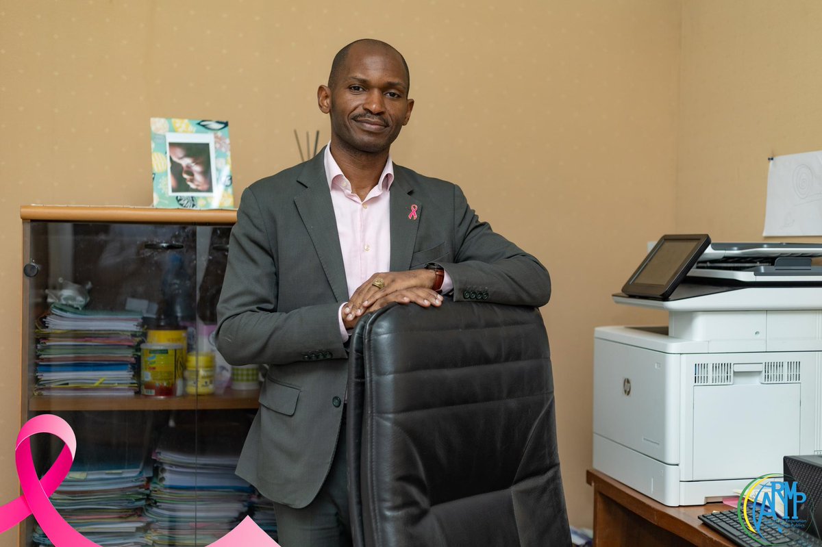 ArmpGabon's tweet photo. D'Octobre Rose à Novembre Bleu, les femmes et les hommes de l'ARMP ont fait preuve de solidarité et de courage dans la lutte contre les cancers féminins et masculins.

Excellent du mois de décembre à tous ! 

#ARMP  #Gabon https://t.co/98aY2p4uwM