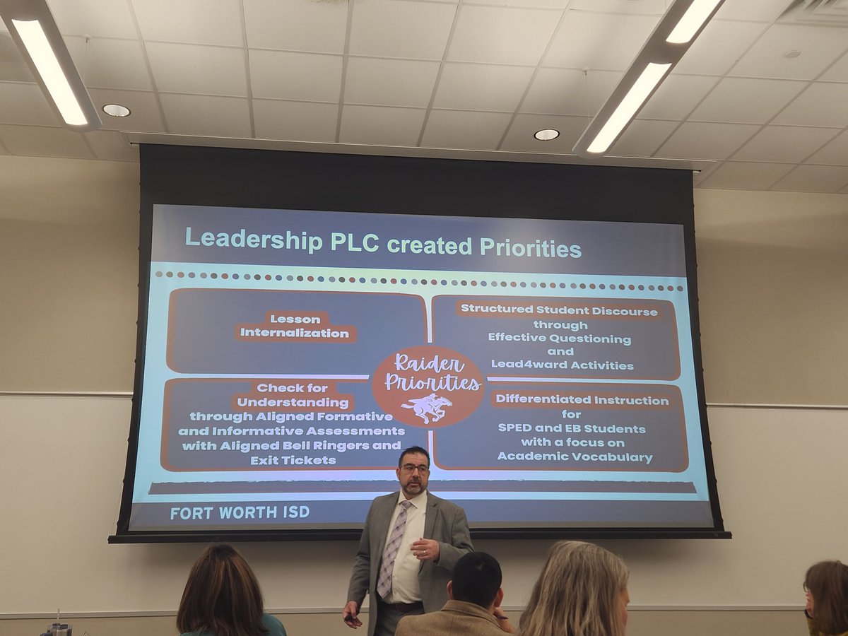 JonesLowanna's tweet photo. Southwest HS principal, John Engel, shares how his campus implements Lesson Internalization as it is connected to the PLC model. #Lead4Success @CharlieGarciaFW @lopez_diane @FWISDPLI https://t.co/lCDx4XjsE0