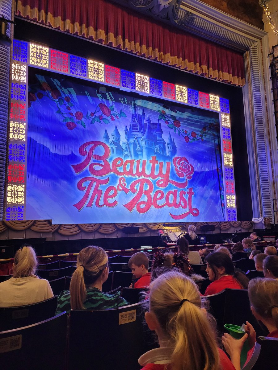 Wow- what an amazing pantomime we watched <a href="/grandoperayork/">Grand Opera House York</a> with @BG_Owls  <a href="/BG_Badgers/">Badgers @ Burton Green Primary School</a> this morning. We loved every minute of it especially <a href="/MrHolmesBG/">Mr Holmes</a> having a special role! #BGExtra
