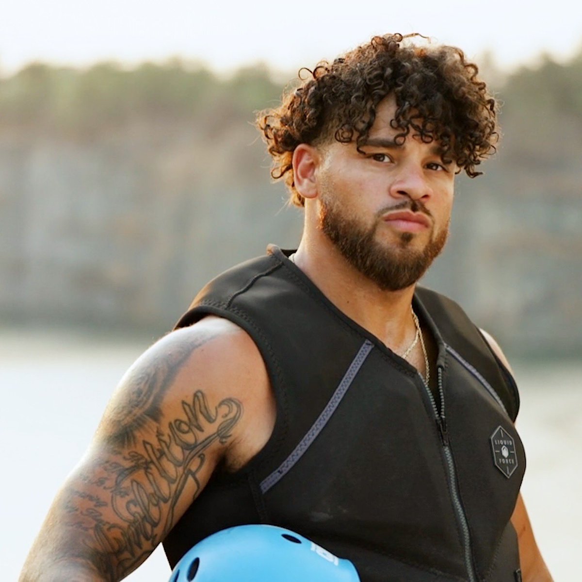 MAN … disappointing end 😐, but I wouldn’t trade this journey for anything💯 I feel like my family can watch this season and be proud of who I’ve become &amp; how I played the game. Just wanna say thanks for all the support throughout the season ❤️  
I’ll Be Back 🤫 #TheChallenge40