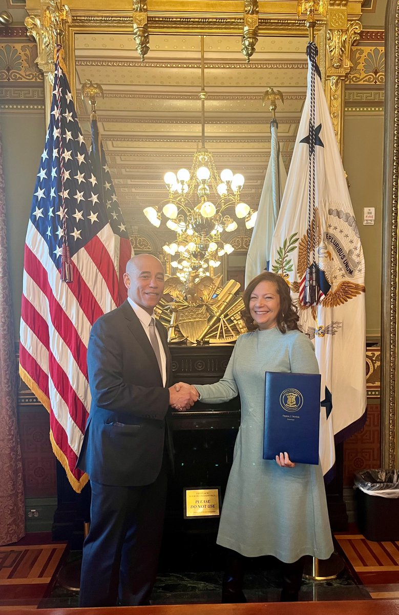 RIDeptEd's tweet image. The pledge that was signed by Commissioner @AInfanteGreen, @GovDanMcKee, @ONCD Dir. Coker, &amp;amp; LEA leaders demonstrating RI’s commitment to cybersecurity in schools was recently presented to ONCD Deputy Dir. Harry Wingo at the @WhiteHouse. More: bit.ly/3ZL7iNp