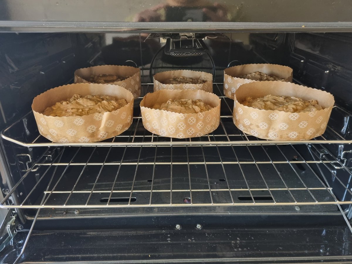 PatoGeno_'s tweet photo. A ver qué resulta de mis panes de pascua, ojalá que bien pq me la re laburé🥹 https://t.co/T5lWcmjUp6