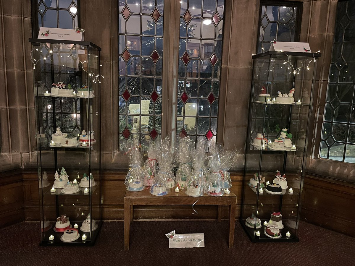 BSGDFood's tweet photo. The Christmas cake display is ready for tonight’s Carol concert. Year 9s have worked really hard over the last few weeks making, icing &amp; decorating their cakes. We think they look wonderful! 🎄🎄🎄🎄🎄@BSGDLowerSchool https://t.co/Aw9W06NwXU