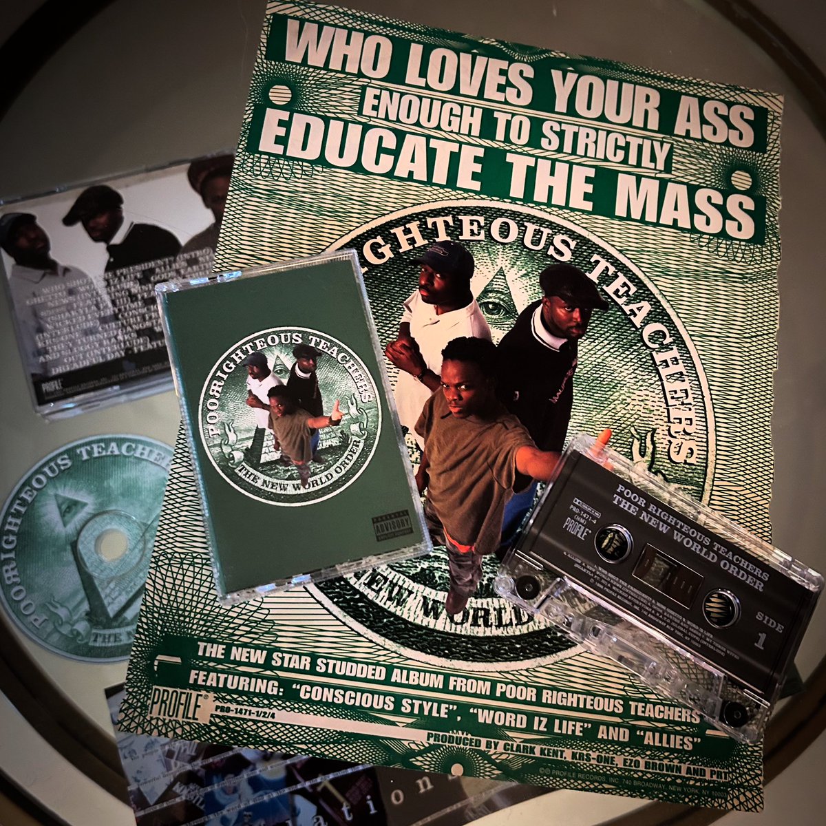 hiphopgods's tweet photo. Poor Righteous Teachers - The New World Order

#hiphop #classic #cassette #cd #ripdjclarkkent #ripfathershaheed #forever #celebrated #profile #records #thenewworldorder #poorrighteousteachers #hiphopgods https://t.co/u83IfXPwSt