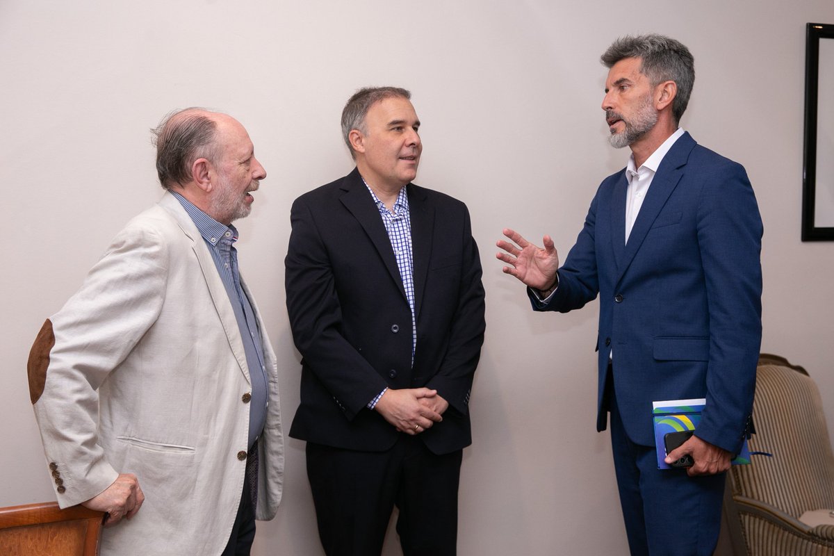 Junto al Consejo Empresario Mendocino <a href="/cem_mendoza/">Consejo Empresario Mendocino</a>, firmamos un convenio para impulsar un innovador modelo de gestión, que tiene como objetivo simplificar trámites, mejorar la transparencia, digitalizar los servicios y generar un entorno más atractivo para la inversión privada.