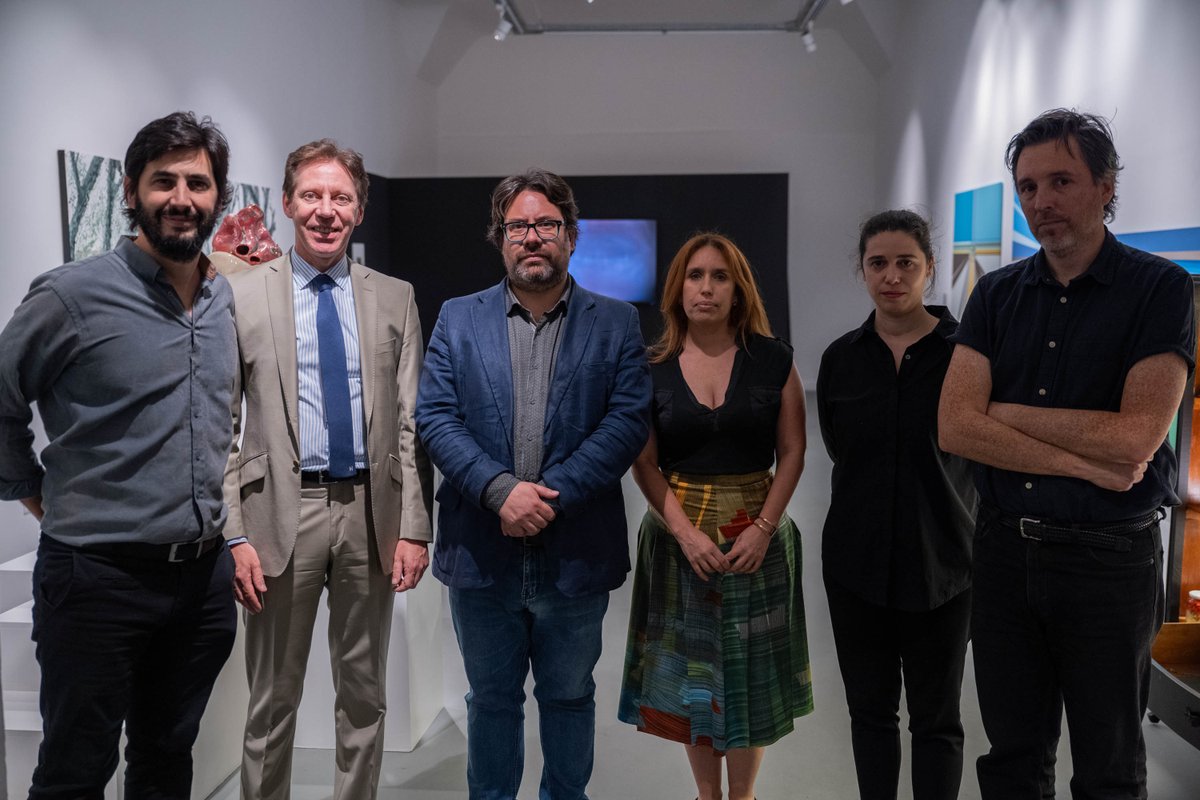 CEREMONIA DE PREMIACIÓN
Se realizó la premiación del Premio Paul Cézanne de la <a href="/FranceenUruguay/">La France en Uruguay🇫🇷</a> 🇫🇷🇺🇾  El jurado otorgó el premio a la artista Silvina Cortés, por su obra «Materia ajena» y dio una mención a la artista Natalia Núñez por su obra «Conservas».
--
📸 Juan Manuel Ramos