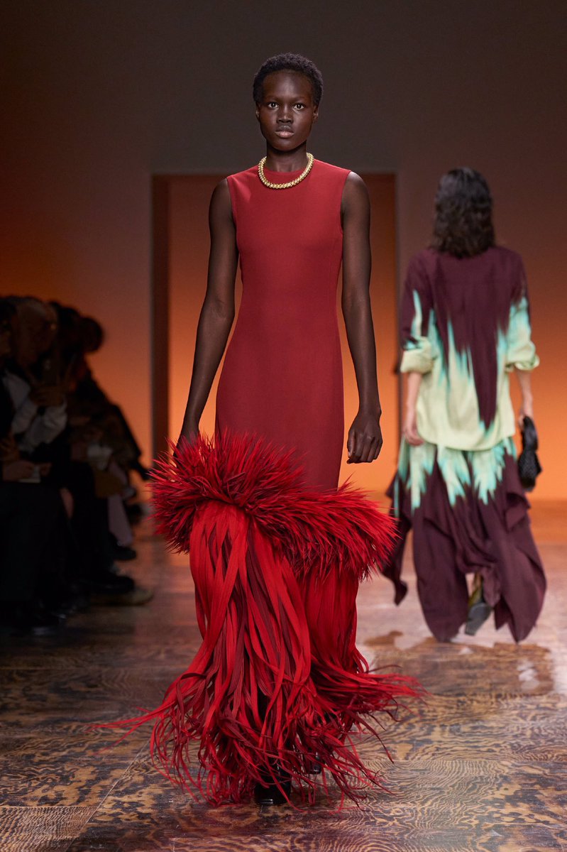 pradapearll's tweet photo. matthieu blazy has stepped down as bottega veneta’s creative director and will be replaced by louise trotter  —  my whole soul just shattered in a million pieces 💔💔💔 https://t.co/gsjsV5iQnl