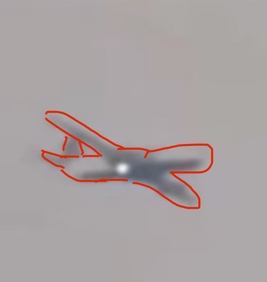 appropriate3808's tweet photo. @KrystalHafer @UAPFilesPodcast Airliner https://t.co/lzk0nabHX3