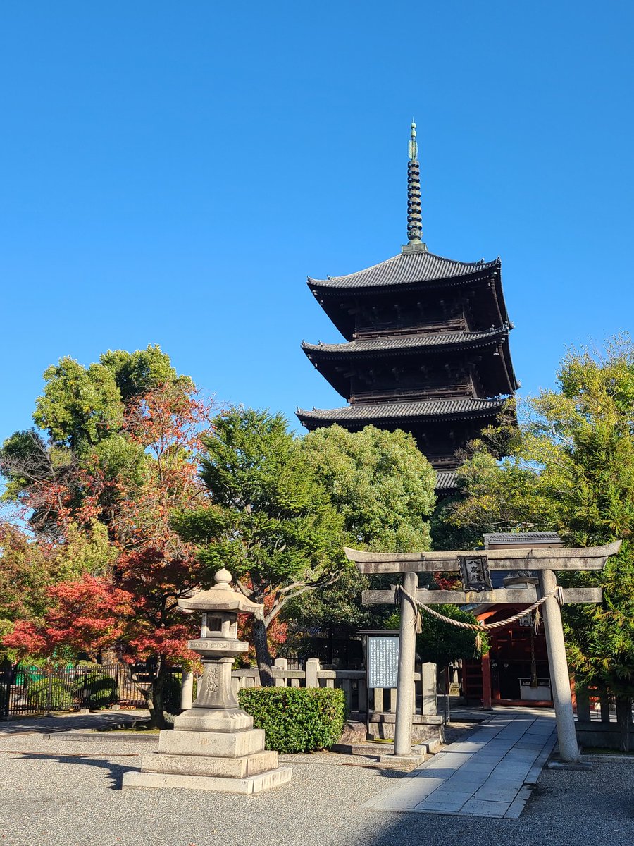 bbgezreal's tweet photo. Mentally took a big ol break from twt on my phone while I eased into my new full-time job and traveled Japan for a few weeks! Thanks for sticking around 👉👈 now I have to ease back into vtubing and finding the right balance to fit streaming in my tight schedule!! I'll be back!! https://t.co/4Q1BWaWLw3
