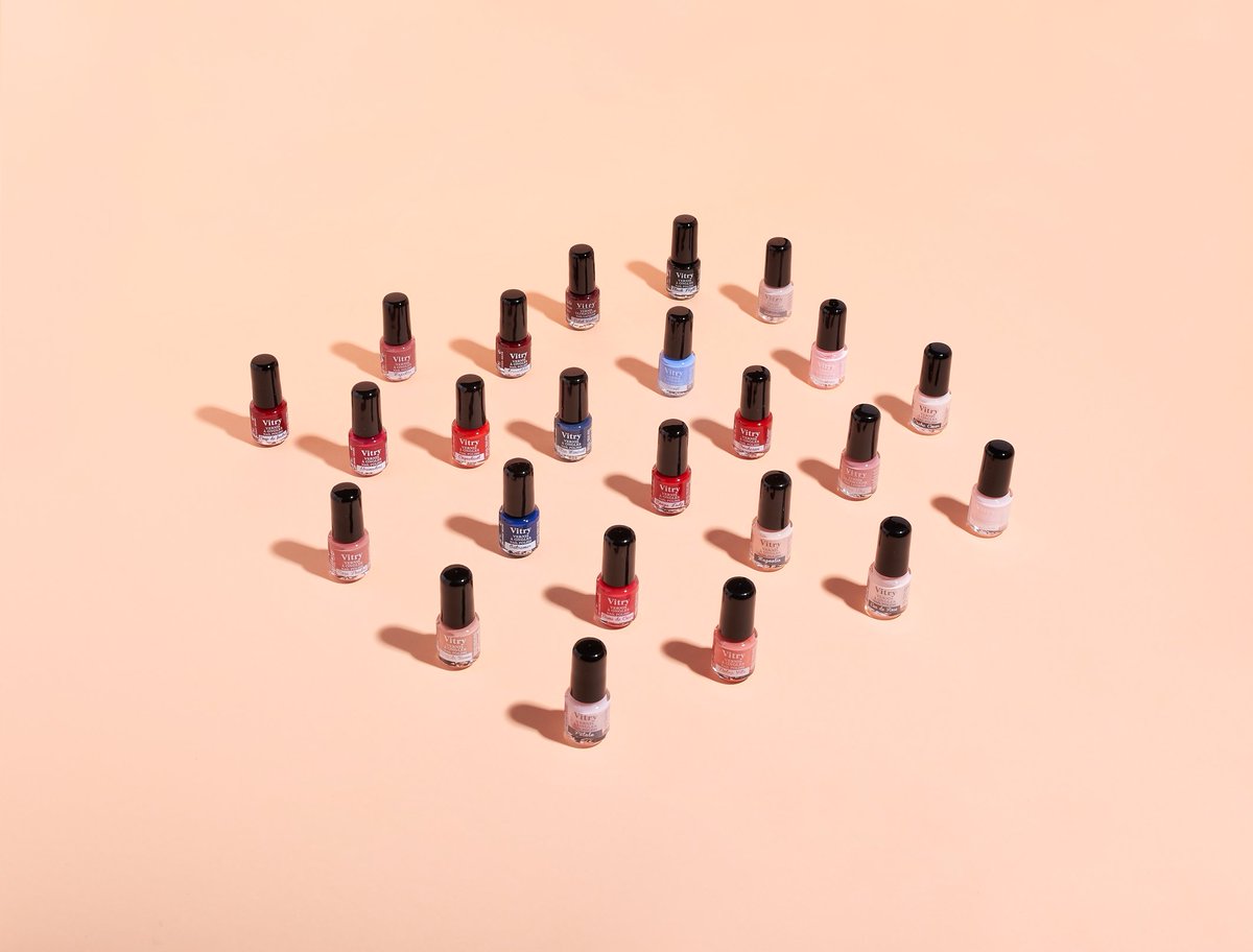 Vitry cuenta con el mejor ritual de belleza para tus uñas 💅✨ con una gama de líquidos altamente duraderos 💖, para que luzcas una belleza natural 🌿 en tus manos en estas fiestas 🎄🎉
.
*Disponible en todas nuestras sucursales