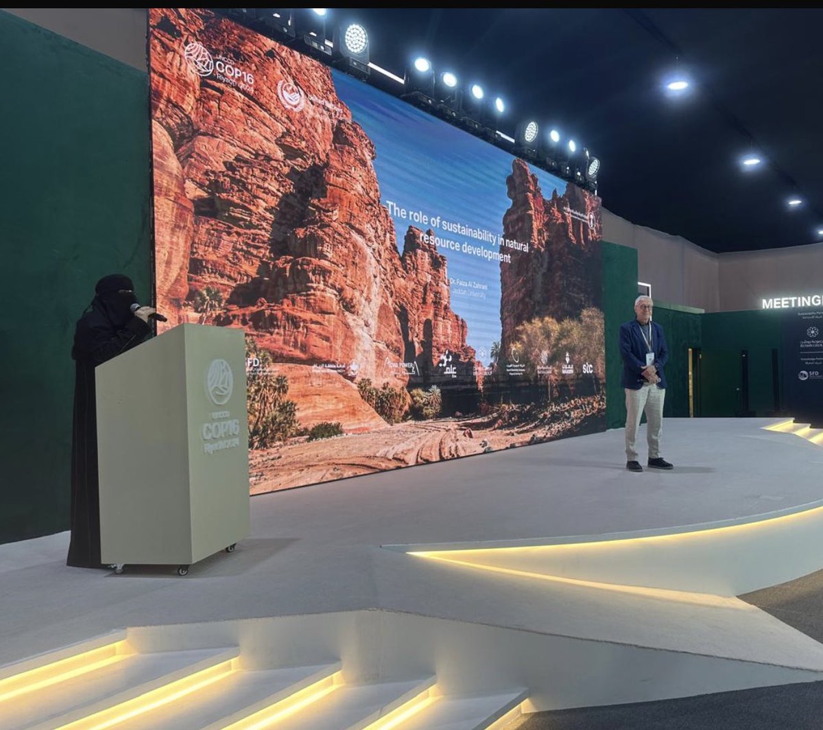 Fayzazahranii's tweet photo. #COP16Riyadh
تشرفت اليوم بالمشاركة في COP16  مؤتمر الأطراف بمدينة الرياض . هذا الحدث البيئي العالمي  المميز الذي تستضيفه المملكة العربية السعودية، وناقشت كمتحدّث عن دور الاستدامة في تنمية الموارد الطبيعية 
The Role of Sustainability in
Natural Resources Development https://t.co/73HOcywU5F