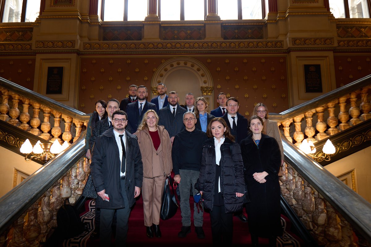 🇬🇧 London, the U.K. Started working visit with a meeting with Minister for Europe, North America and Overseas Territories. I thanked the British government for its resolve in joint fight against russian aggression, especially the commitment to allocate over £3 billion annually.