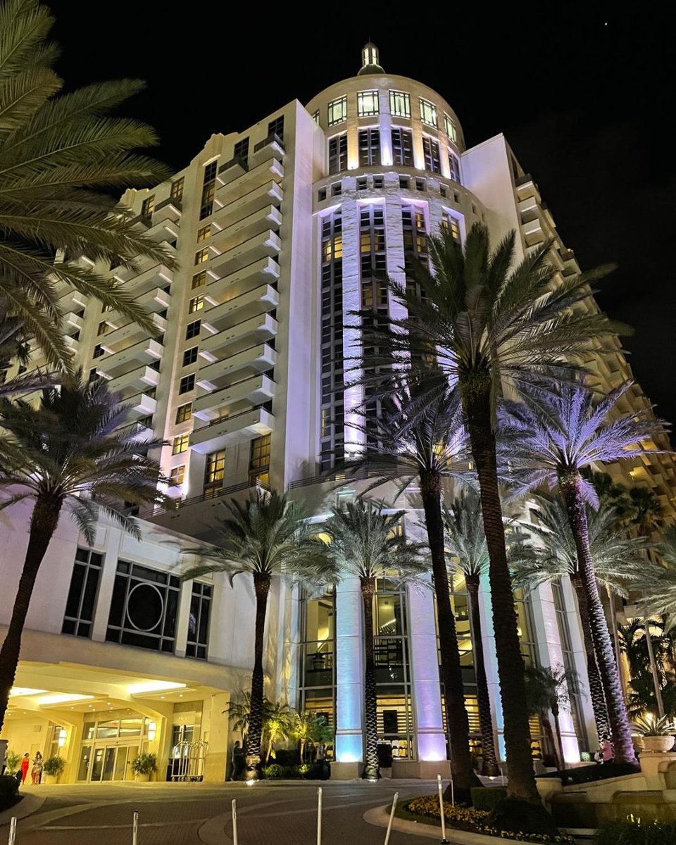 Our Deputy Head, Kathy Campbell, had a productive time in Florida at ICEF Miami (Latin America) 🌎 

Kathy has met some wonderful new agents, keen to understand more about our exceptional school in North Wales!

Now it’s time to head back to Ruthin and get ready for Christmas ...