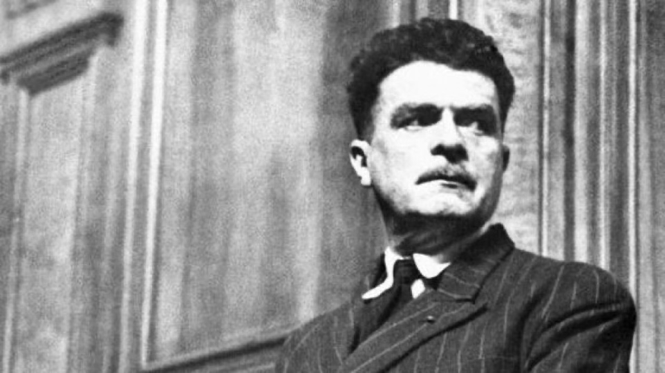 ANPIRomaPosti's tweet photo. Traditore della patria e collaborazionista della #Gestapo, #JosephLécussan, esponente di spicco della "Milice" noto per essere l'assassino del filosofo #VictorBasch e della moglie Hélène, nonché responsabile del "massacro dei pozzi di #Guerry", fu giustiziato il #13dicembre 1946. https://t.co/Gnh733Z5T6