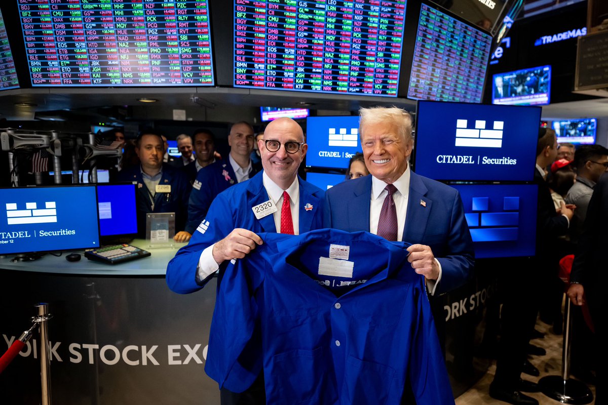 TeamTrump's tweet photo. 🔔 President Trump ringing the opening bell at @NYSE to celebrate being named TIME’s Person of the Year! https://t.co/hprvLEye5Z