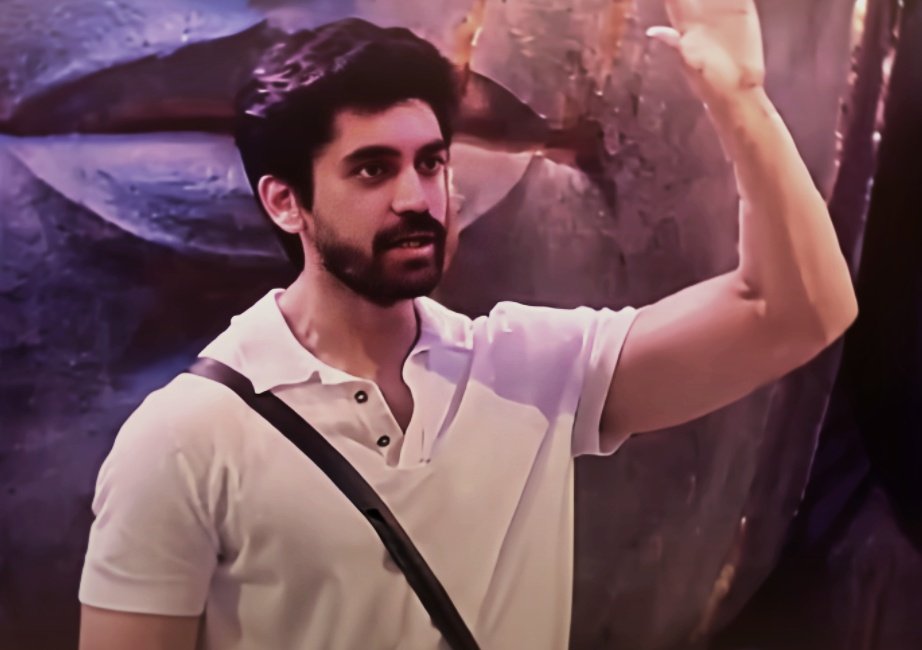 aestheticxprats's tweet photo. I am watching avinash mishra show other are just here for supportive role.This is how a proper timegod behaves 

#AvinashMishra #BiggBoss18 https://t.co/8EPam7UzWI