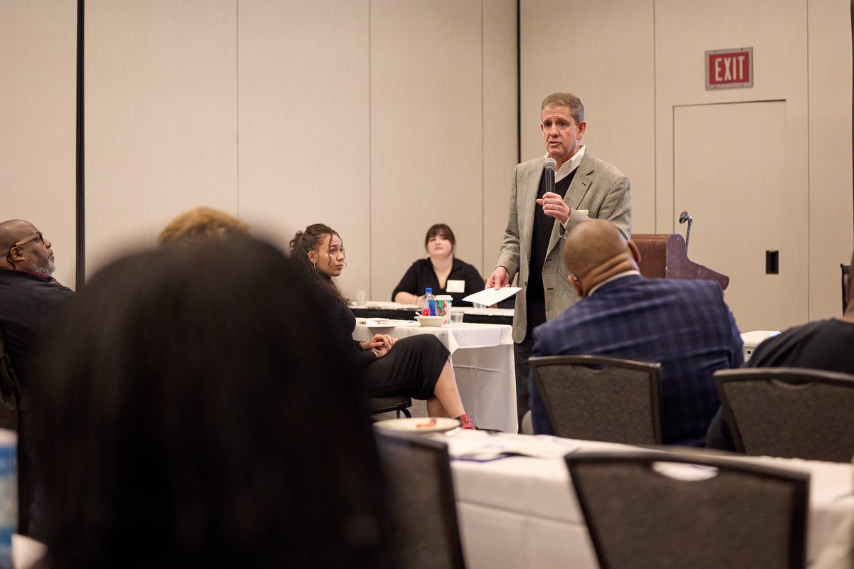 HousingActionIL's tweet photo. Last week, we headed to Metro E. St. Louis to talk about the Illinois Community Reinvestment Act going into action. Thanks to everyone who joined, especially our cohost @WoodstockInst &amp; @senatorbelt! We're looking forward to more roundtables in Springfield &amp; Chicago in 2025. https://t.co/E41JGtzBA2