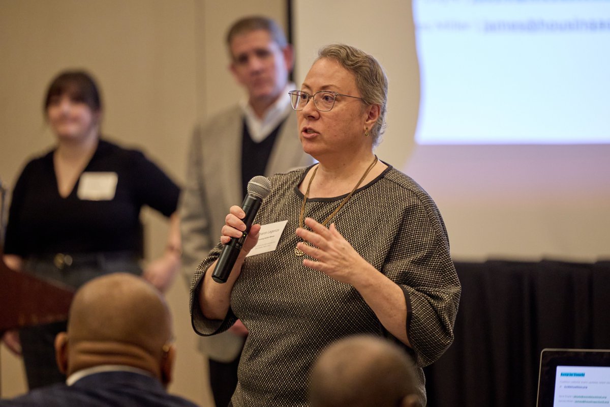 HousingActionIL's tweet photo. Last week, we headed to Metro E. St. Louis to talk about the Illinois Community Reinvestment Act going into action. Thanks to everyone who joined, especially our cohost @WoodstockInst &amp; @senatorbelt! We're looking forward to more roundtables in Springfield &amp; Chicago in 2025. https://t.co/E41JGtzBA2