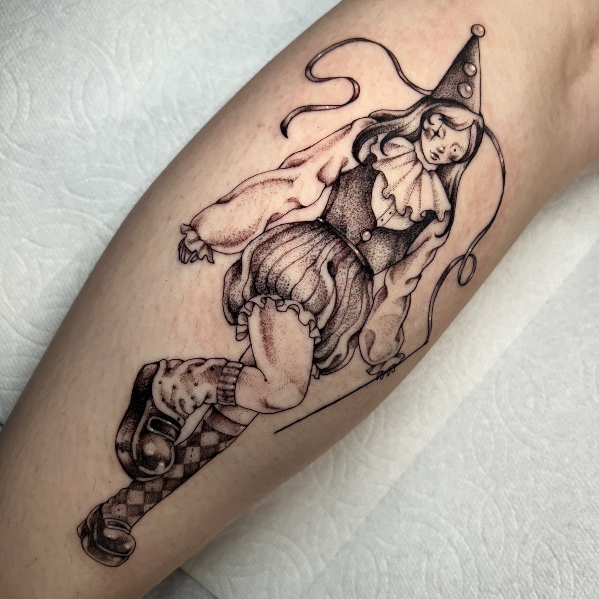 lextattoos's tweet photo. clown girl from my flash 🎪🩵 https://t.co/rzPblW86sT