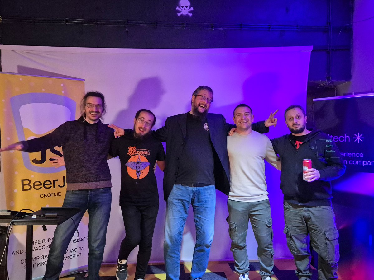 It's a wrap!!!

70+ присутни
3 супер презентации
2 1st timers
1 returning speaker
 
Благодарност до Valtech за пивото и <a href="/42dotmk/">42.mk</a> за поддршката!

Се гледаме во 2025та! 🫡🍻🍻