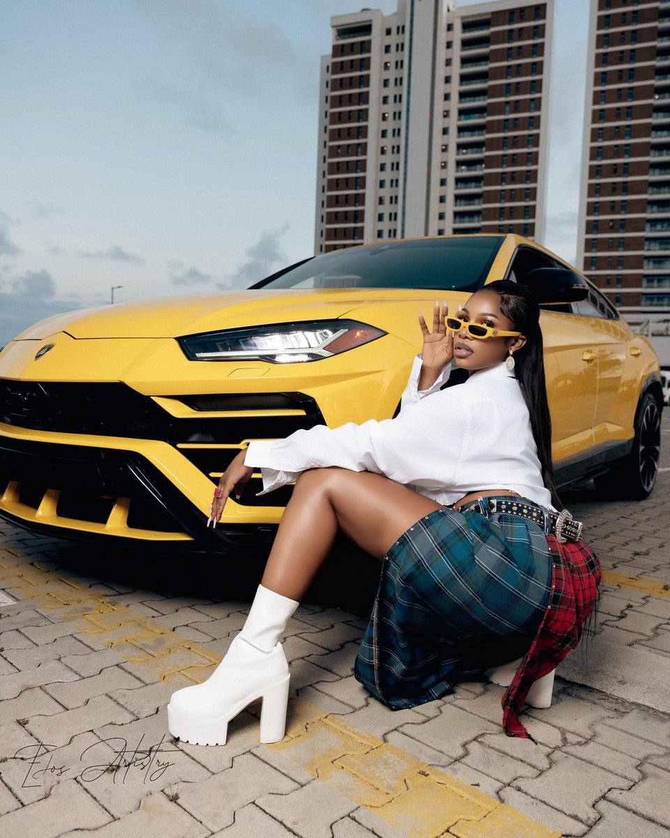 Symply_Tacha's tweet photo. iF not me, THEN WHO?? Birthday in 11Days👅 https://t.co/xXWP23ndyP