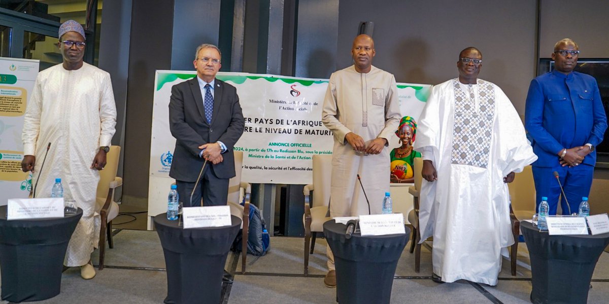 OMS_SENEGAL's tweet image. 👏👏Nous félicitons @santegouv_sn pour avoir atteint le Niveau de Maturité 3 #ML3 de l’@WHO pour la régulation des médicaments et vaccins.
L’#OMS est fière d’avoir accompagné @GouvernementSN tout au long de ce parcours, qui fait du Sénégal 🇸🇳 l’un des 8 pays africains et le