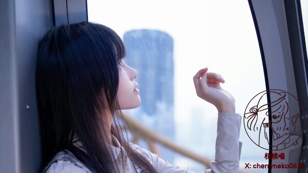 在摩天轮的最高处亲吻,电流点亮这座不夜城,从你的发隙瞥见,皎洁的月落在窗前 🎡. https://t.co/dWyy4mMk3l
