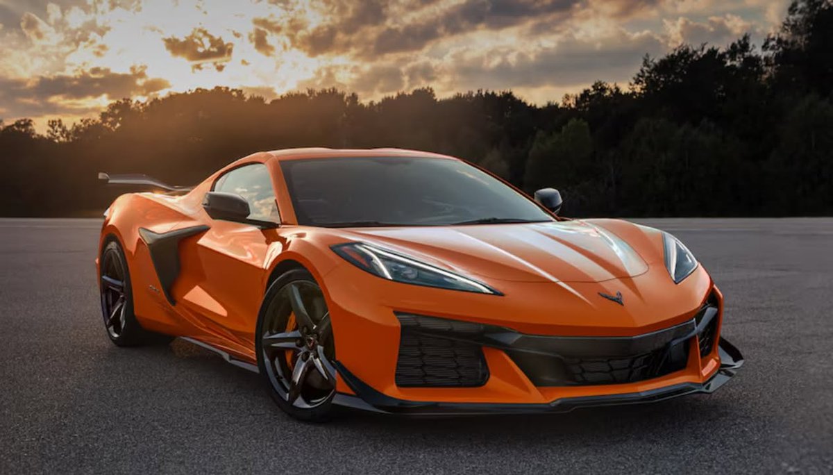 SChevrolet's tweet photo. Step into the world of personalized luxury! 🎨 

Step up your game by customizing your 2024 Corvette Z06 Convertible1LZ, right down to the seatbelt colors. https://t.co/XUMu5cklzE