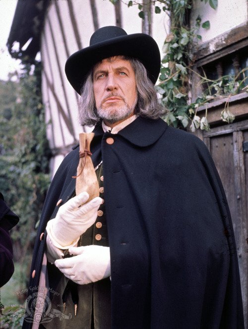 MrDarcyDog's tweet photo. Kemi Badenoch :By the way, you know what they call me now?

John Stearne : What?

Kemi Badenoch: Sandwichfinder General https://t.co/1xKxwCFcoO