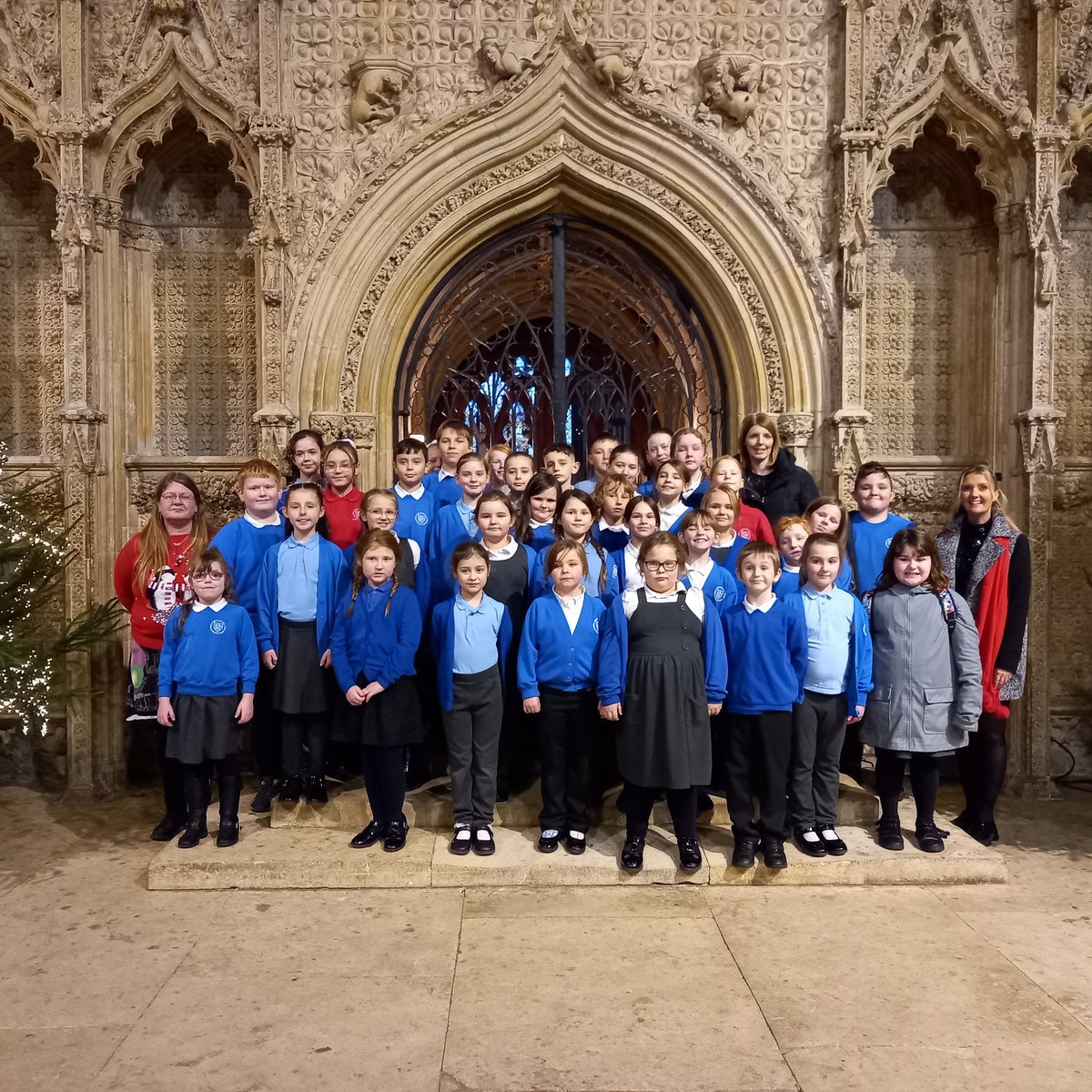 cph_school's tweet photo. Our school choir have had a fantastic day at Lincoln Cathedral taking part in the Diocese Carol Service. #aweandwonder @lincolndbe @the_laat https://t.co/Dw8vAXac2w