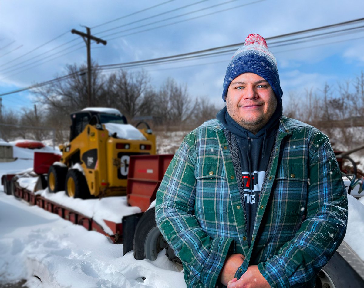 stt_lg's tweet image. ❄️ December is here, but that won’t stop us! our dedicated brokers are always prepared to transport your loads safely and efficiently. Trust STT Logistics Group to keep your business moving forward this holiday season! 🌨️📦

#Logistics #WinterReady #HeavyHauling