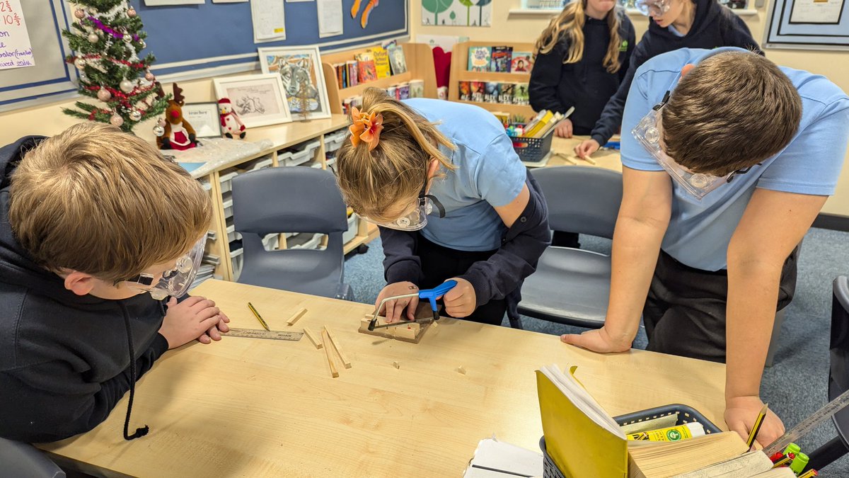 A bit of sawing in DT this week - ready for our final products 🪚 1/3 <a href="/HumberEdTrust/">Humber Education Trust</a> <a href="/KingswoodParksP/">Kingswood Parks Primary School</a>
