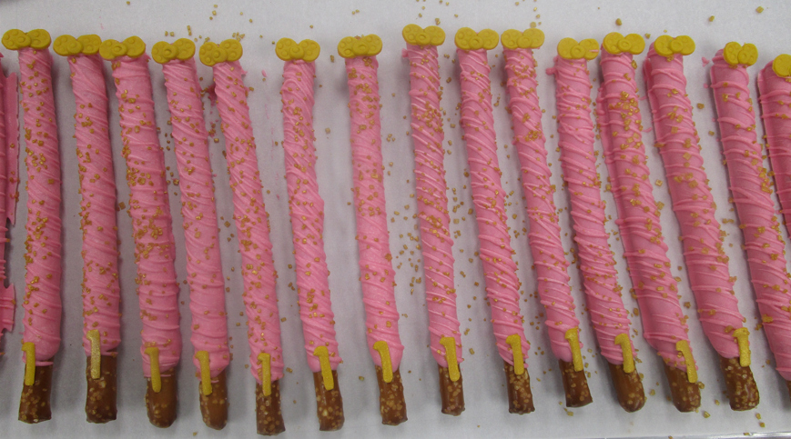 Thursday flavors: Gingerbread, Wedding Cake, Key Lime, Mexican Hot Chocolate, Hostess with the Mostest, Irish Delight, Peppermint Perfection, Boston Cream, the Doctor's Eggnog Elixir, Banana Toffee, Chocolate, Peak, Red Velvet, and Vanilla #cupcakes!