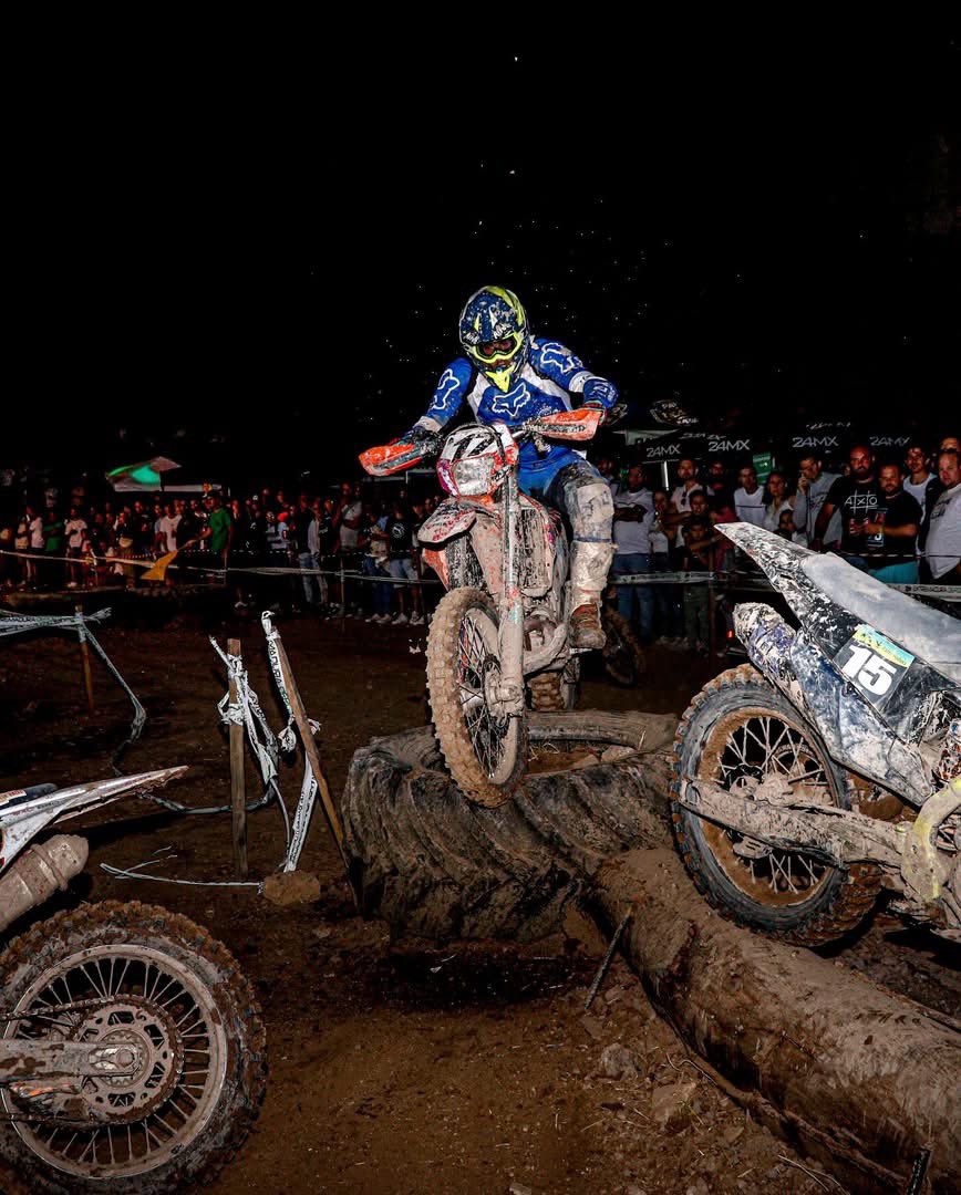 AlambradasR's tweet photo. Estamos muy orgullosos de ser los patrocinadores de Nicolás Caña García. Un grande sobre las dos ruedas del motocross que cada día nos sorprende por su capacidad de superación y esfuerzo y por supuesto por los logros que va consiguiendo siendo ejemplo para los jóvenes 🏁 https://t.co/lEue6iE6ts