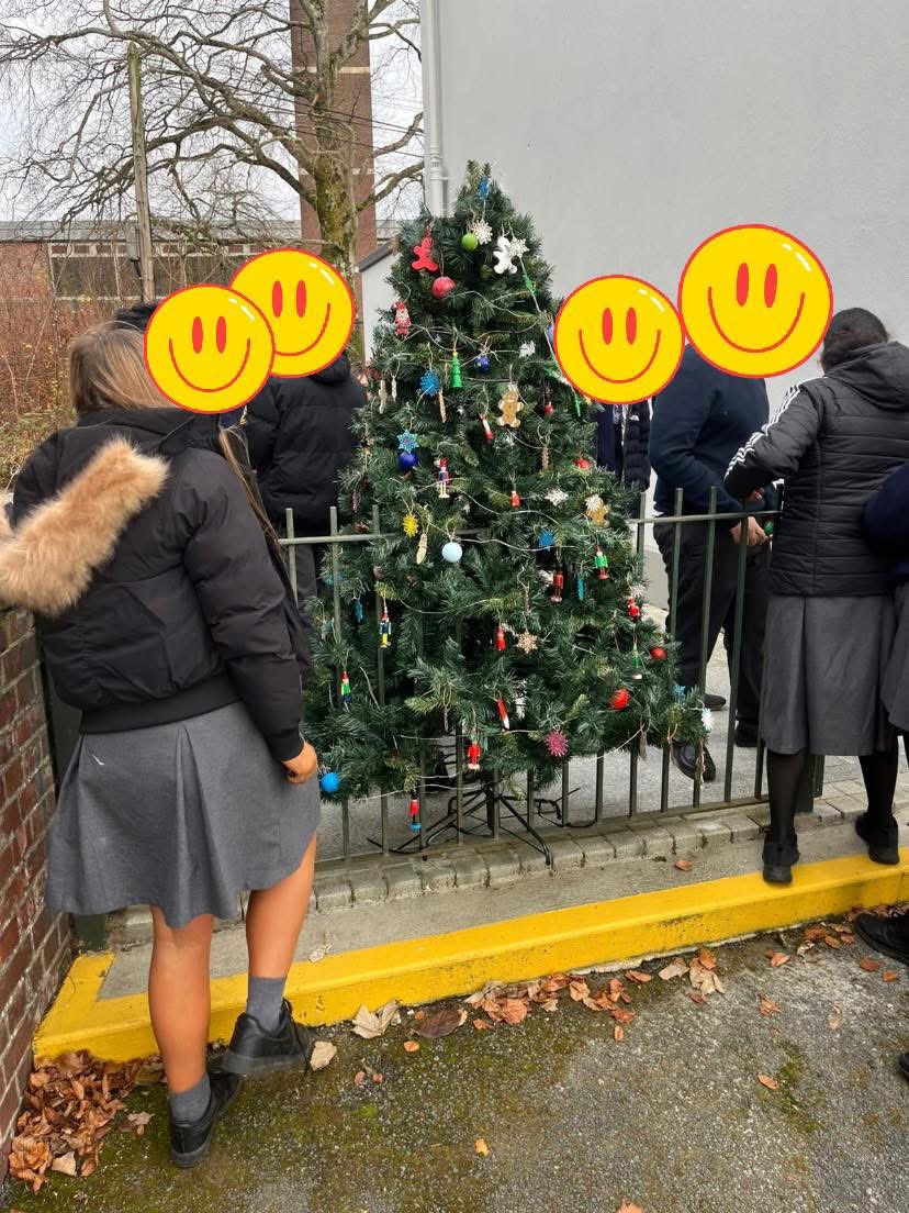 CurraghFrc's tweet image. A huge thank you to @curragh_cc , as a group of their students undertook designing and decorating Christmas decorations for our outdoor Christmas tree. 
All the decorations look fantastic!