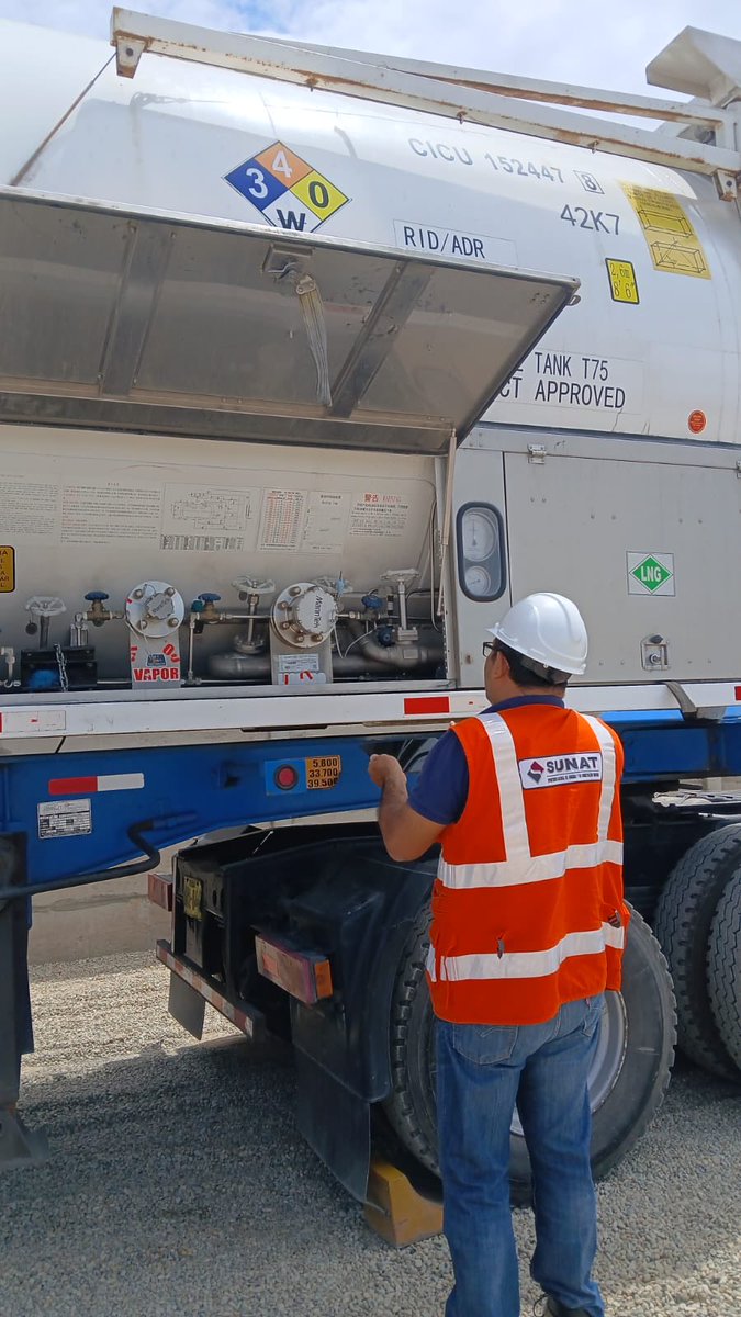 nelsonJP5117's tweet photo. Tercera importación de GNL en camino. ⁦@SYCAR_LNG⁩ sigue aportando en la gasificación de la matriz energética del #Ecuador. ⁦#gas #gnl #lng ⁦@RecNaturalesEC⁩ ⁦@inesmanzano⁩ ⁦@DanielNoboaOk⁩ https://t.co/NbFre9V0vu