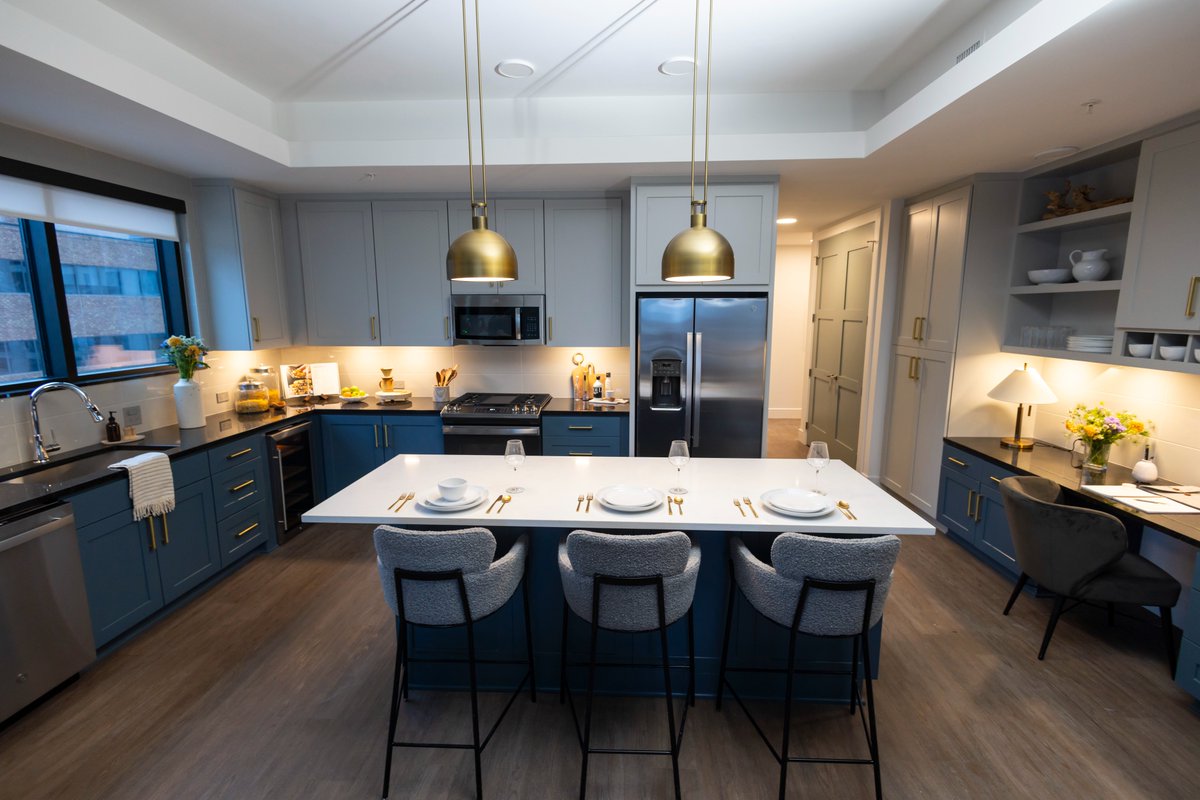 NashvilleYards's tweet photo. Luxury residences are currently available for sale at #TheEmory & lease at #TheEverett. Schedule a tour & discover the towers' spacious floorplans, exceptional amenities, & walkability to world-class entertainment, retail, & dining at @NashvilleYards: https://t.co/Jd06POmQjT https://t.co/Ooz1PfHTVR