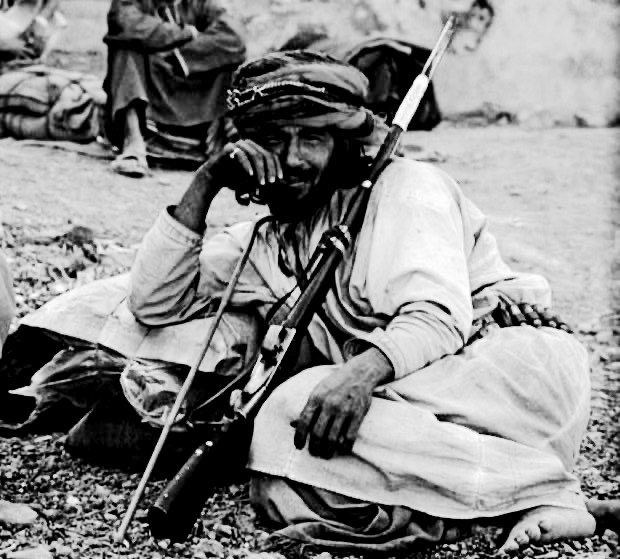 -

كل نفسً مع هواها مسفهّله 
لو عليها فالحياه إلي عليها