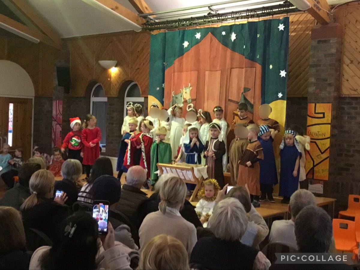 davenhamcofe's tweet image. Reception performed Busy, Busy Bethlehem to their parents and grandparents yesterday 👑🐏🎶 We’re so proud of our youngest children for retelling the first Christmas ❤️ You were amazing! 🌟#davenhameyfs #nativity #encourageoneanother
