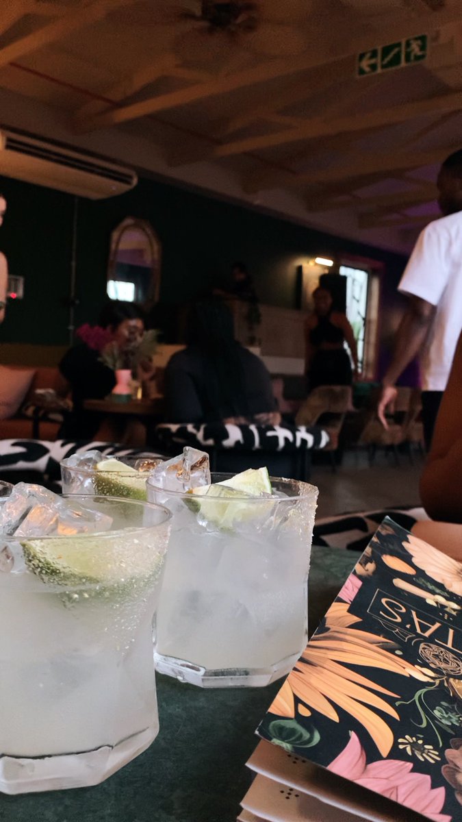 charleezzy_'s tweet photo. a marg babe through and through 🙂‍↔️💋 https://t.co/YkFrJdIee0
