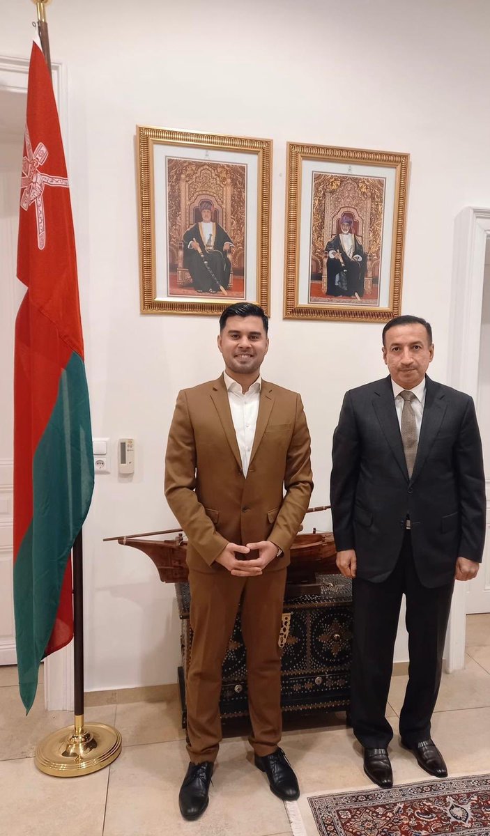 استقبل سعادة يوسف بن أحمد الجابري سفير سلطنة عُمان لدى جمهورية النمسا، المستر  سيفيرد شنايدر المدير المالي #للعربية_للطيران في النمسا، حيث تم بحث سبل التعاون في مجال السفر والسياحة.