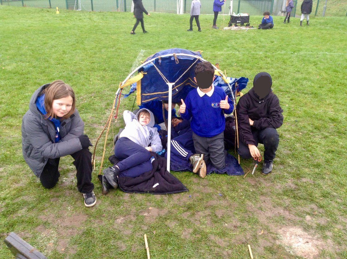 We’ve had an amazing Rainforest day in year 6! @HLC_Primary 6B started the day off with some survival skills by doing some shelter building 🛖