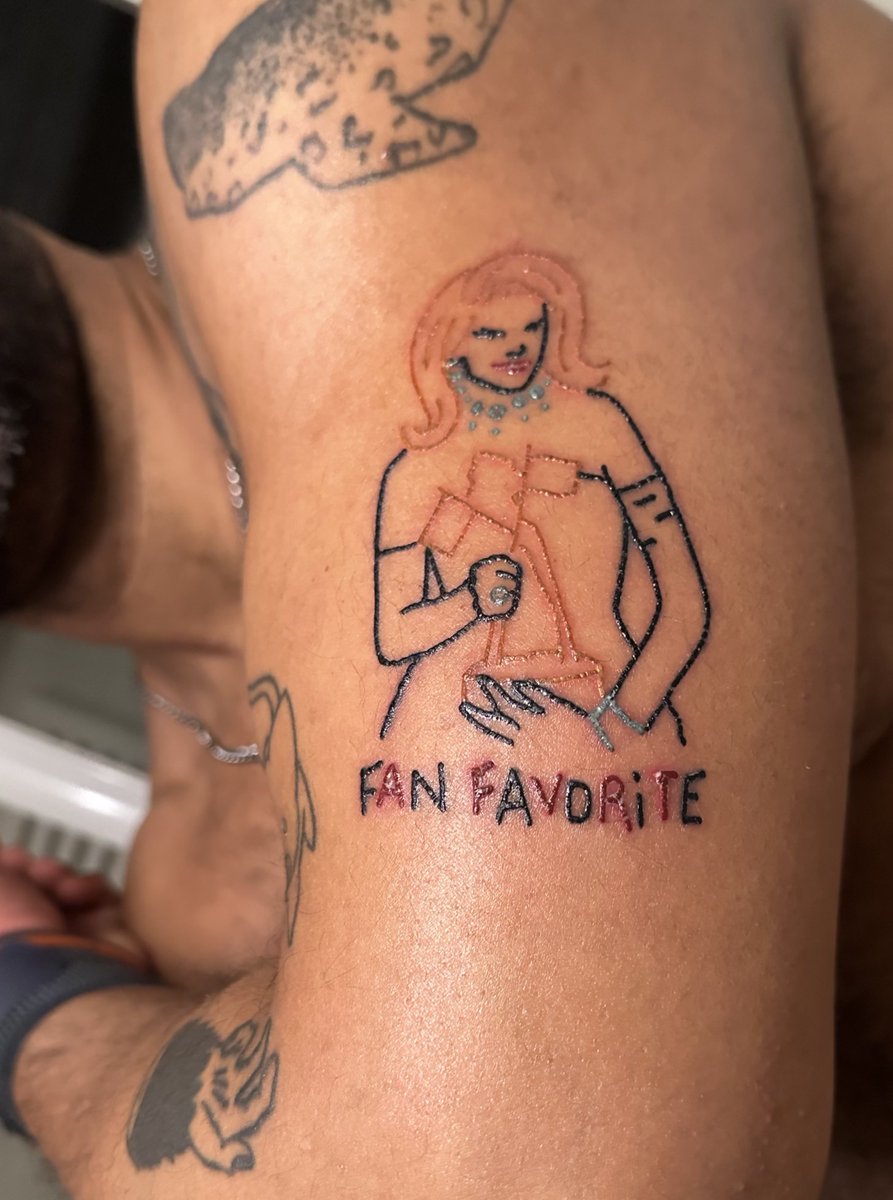 Gracias, <a href="/sebamelies/">Ariana Grindr</a> 🌹