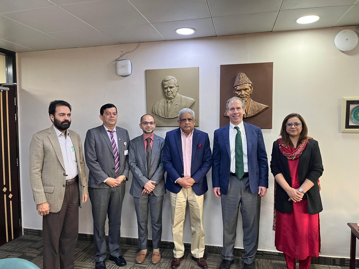 UNDP_Pakistan's tweet photo. The @UNDP-Milliman GAIN mission continues its impactful engagements with Pakistan Reinsurance Company Limited and Karachi’s leading educational institutes. 

📚Productive meetings with the University of Karachi, Institute of Business Management, and KIET focused on actuarial profession development in 🇵🇰 and identifying gaps on advancing actuarial science. 

Together, we are building a future of innovation and #FinancialResilience for 🇵🇰!

#Insurance4SDGs #UNDP_IRFF