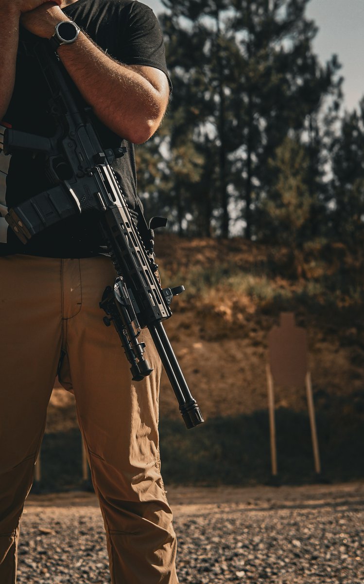 SilvershadowAdv's tweet image. Discovering your Double Barrel AR15 is as easy as picking one up at the store. Our rifles are built for you in every way possible! #silvershadow #gilboarifle #dbrsnake