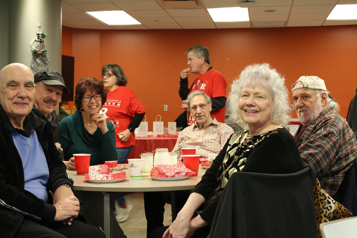 The Great Osher Lifelong Learning Institute Cookie Bake-Off was a sweet success! 🍪 OLLI-RU members came together for their winter party, bringing their best batch of cookies for a chance to win some amazing prizes. ☃️