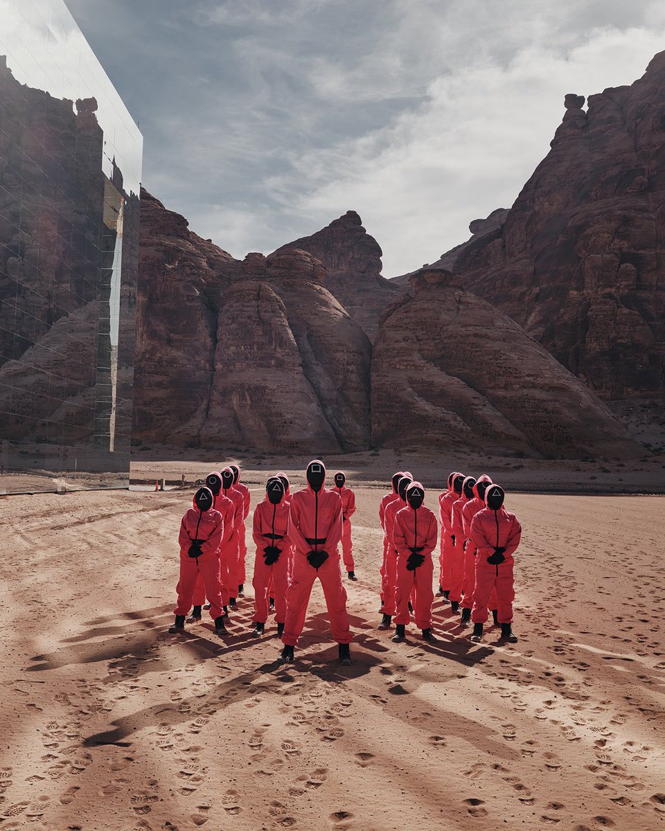 NetflixMENA's tweet image. في وسط العُلا، تزيد إثارة اللعبة. 
#لعبة_الحبّار_في_السعودية